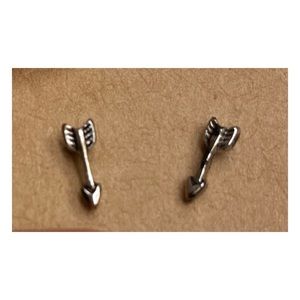 ➹ Silver Arrow Earrings ➷